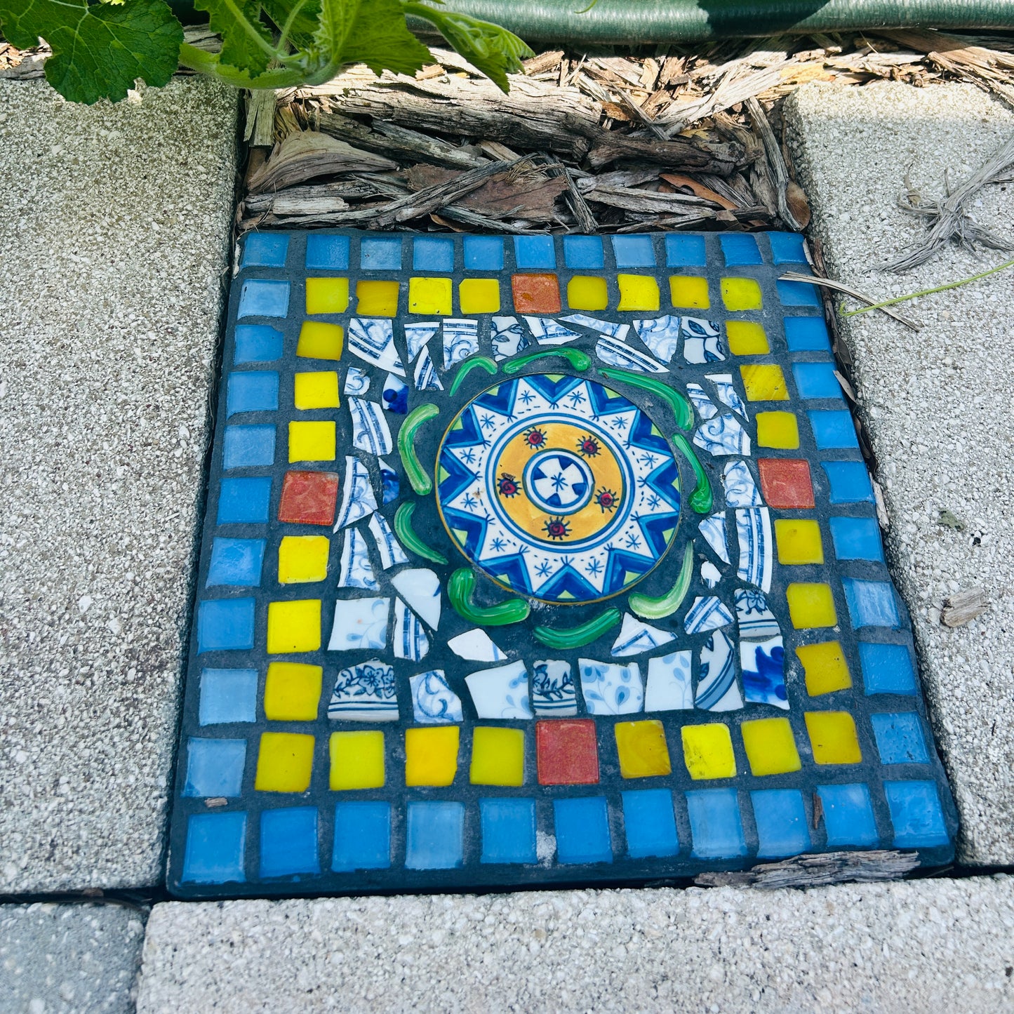 10/3/2026 Garden Stepping Stone Craft: Create Beautiful Usable Mosaics